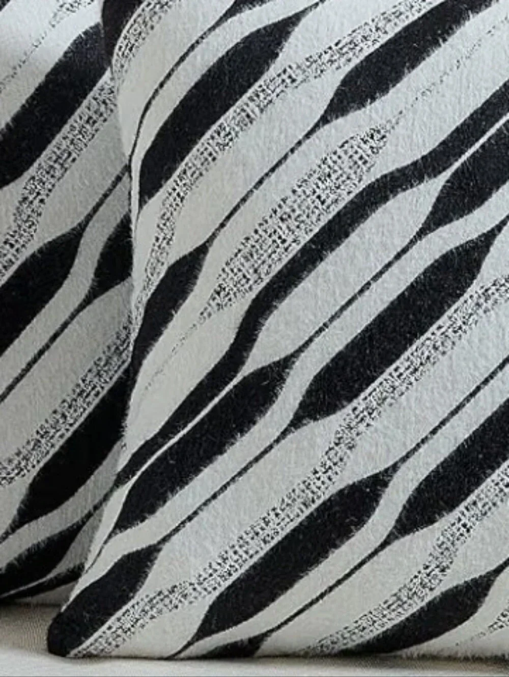 FUTEI Faux Cashmere Throw Pillow Covers Black & White Geometric (Set of 2) NIB